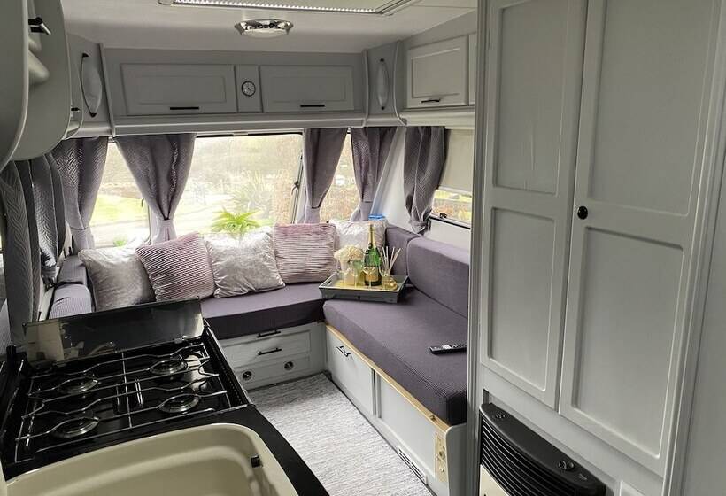 호텔 Rostrevorvalley Caravan Experience Private Hottub