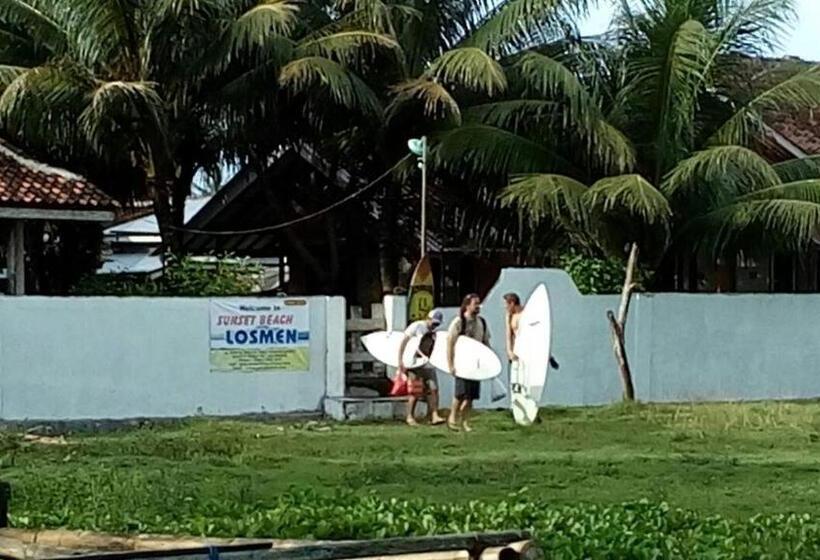 فندق Sunset Beach Labuhan Jukung