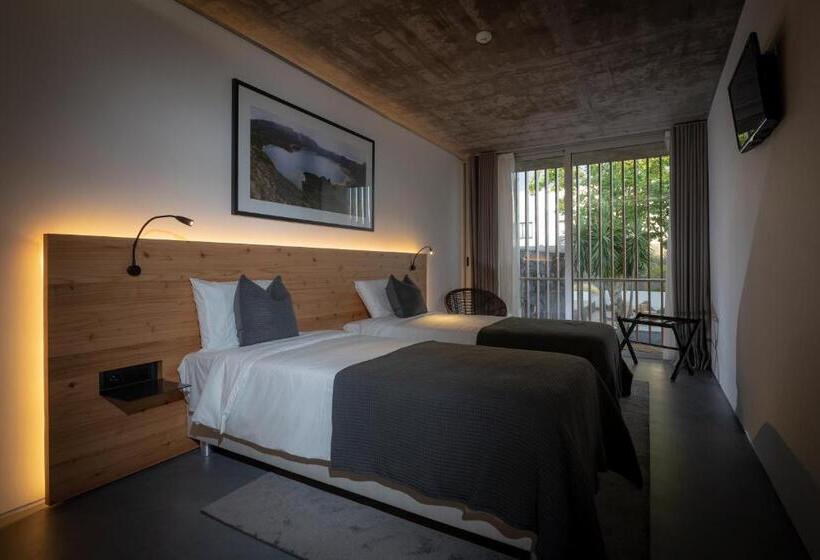 North Shore Hostel