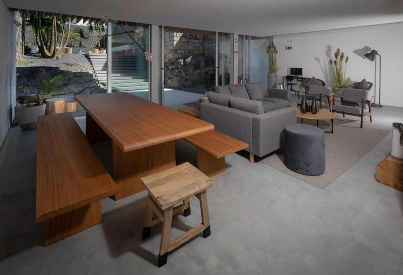 North Shore Hostel