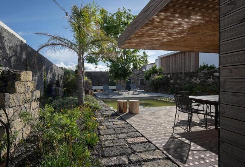 North Shore Hostel
