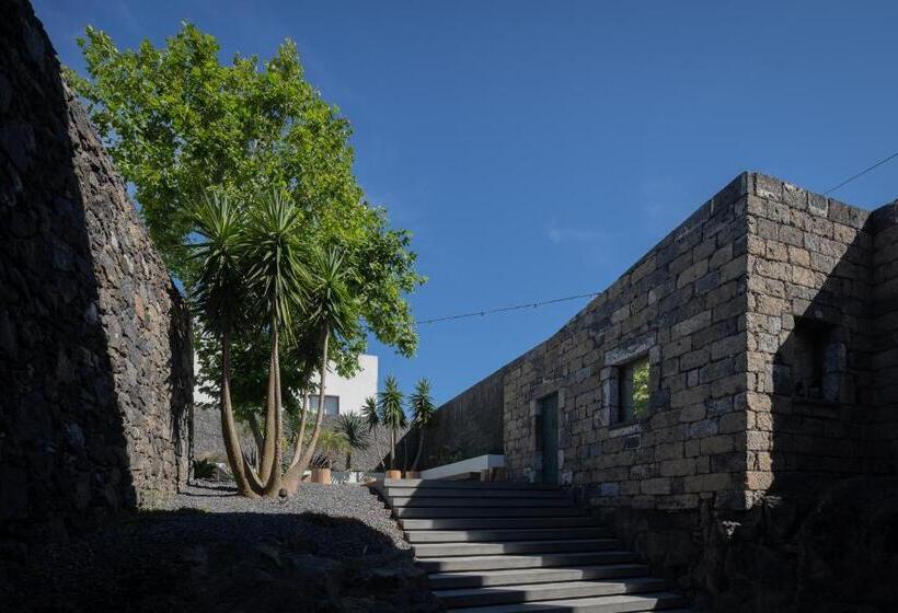 North Shore Hostel