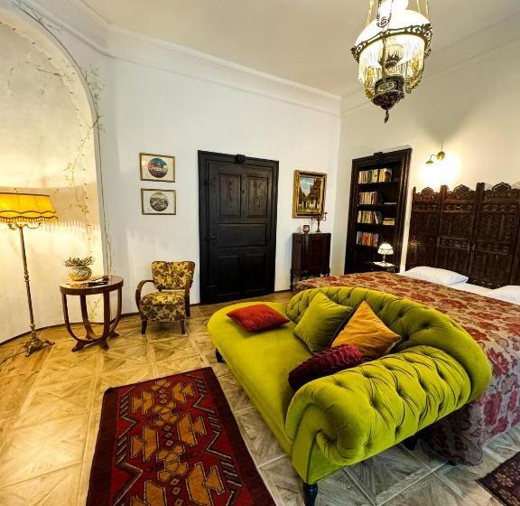 Opera Apartments