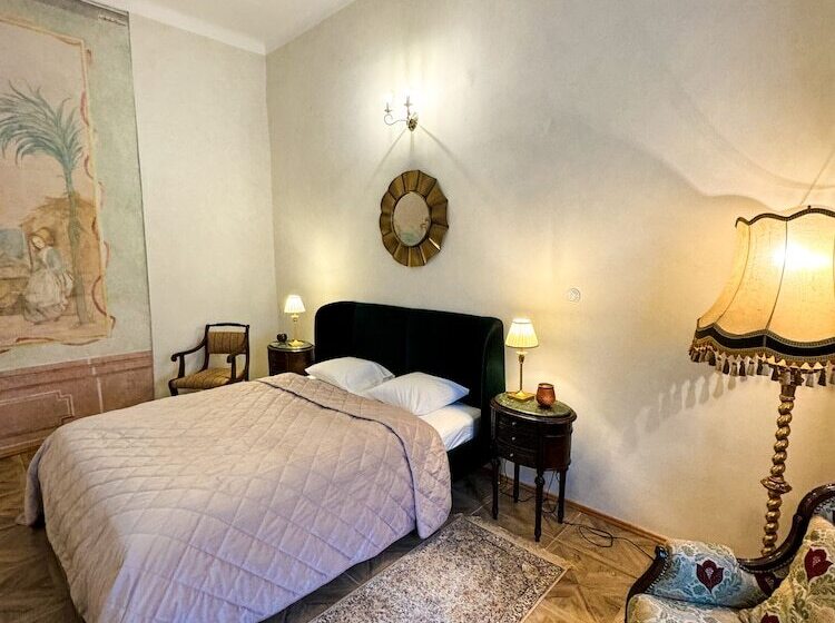 Opera Apartments