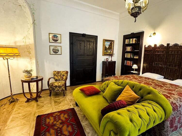 Opera Apartments