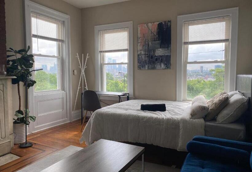 펜션 Cozy Apartment With City Skyline. Easy Commute Midtown Manhattan