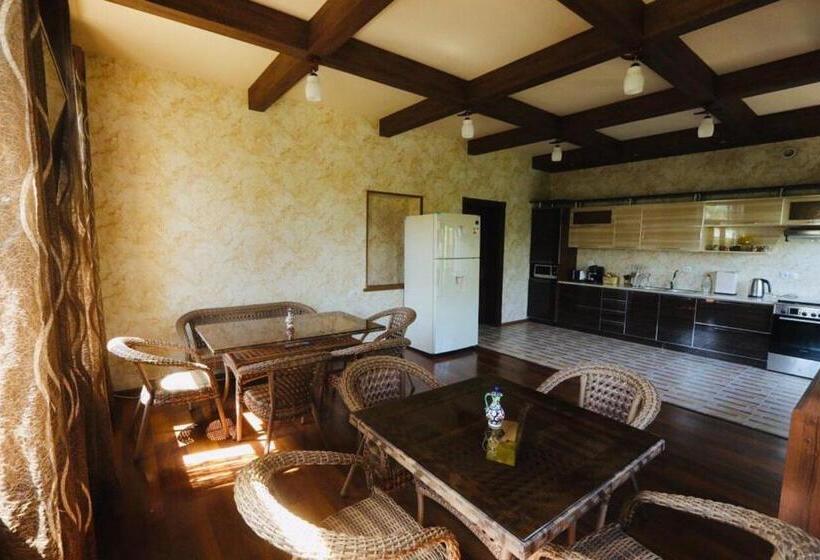 פנסיון Mavie Guest House