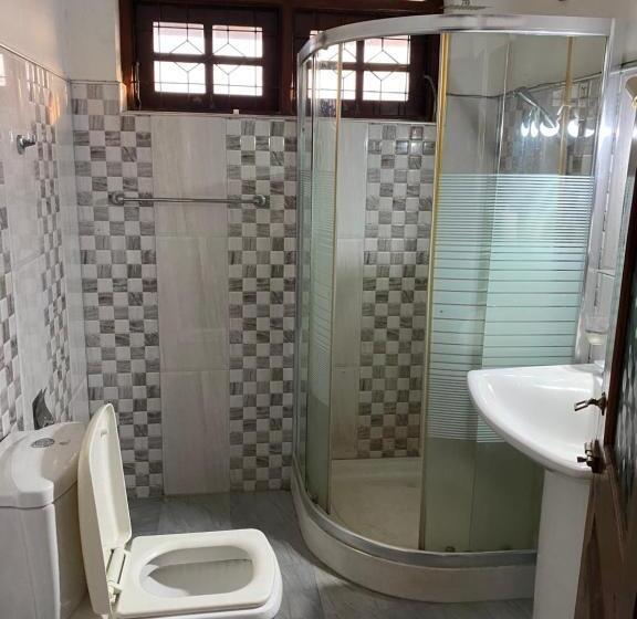 פנסיון The Serene House