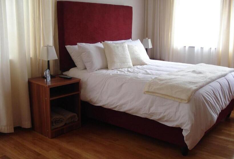 Пансион Three Arches Guesthouse