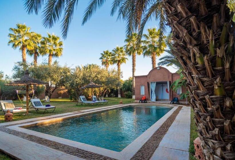 ریاض Villa Septha