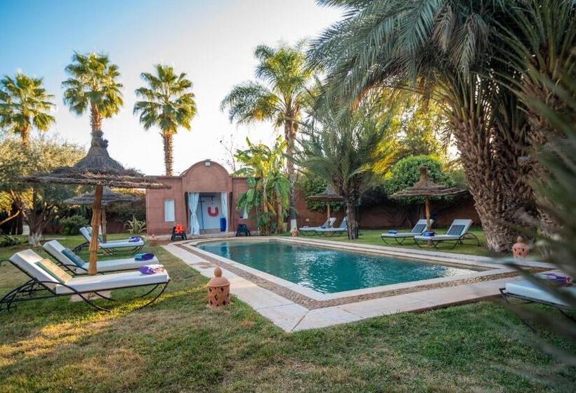 ریاض Villa Septha