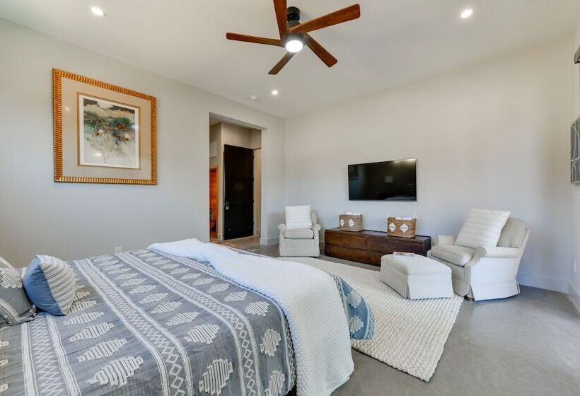 The Retreat At Lake Norman: Boat Dock & Pool!