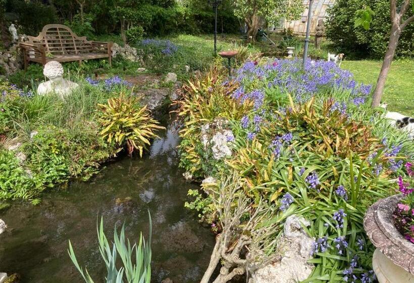 تختخواب و صبحانه La Guériniere Bella Romantica
