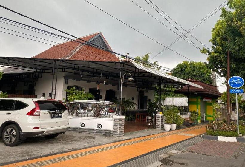 فندق Capital O 93608 Yy S House Syariah