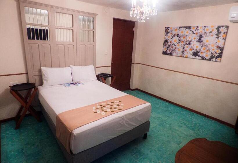 هتل Casa Flores Y Gemas