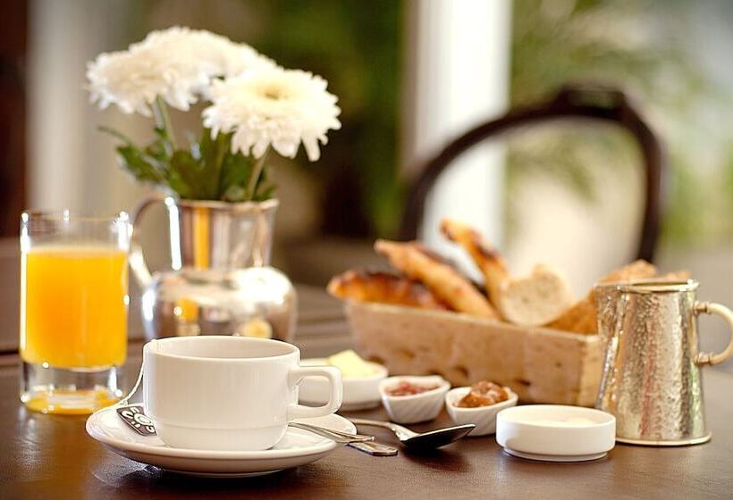 هتل Boutique Chateau De La Mar