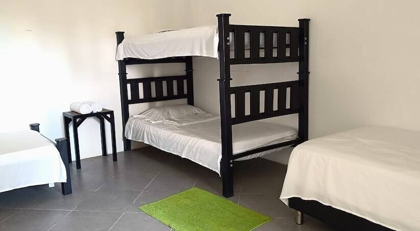 هتل Boutique Chateau De La Mar