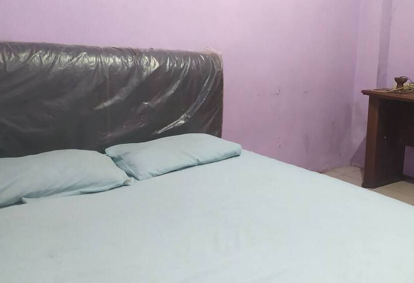 هتل Oyo 93652 Karunia Kost & Penginapan