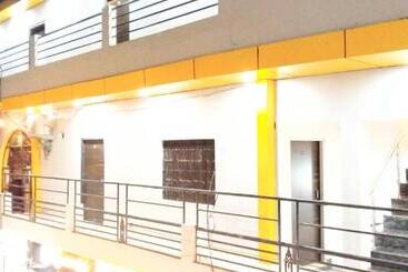هتل Prestige Inn