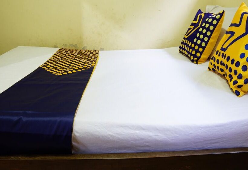 هتل Spot On 93621 Kost Bu Tutik Syariah