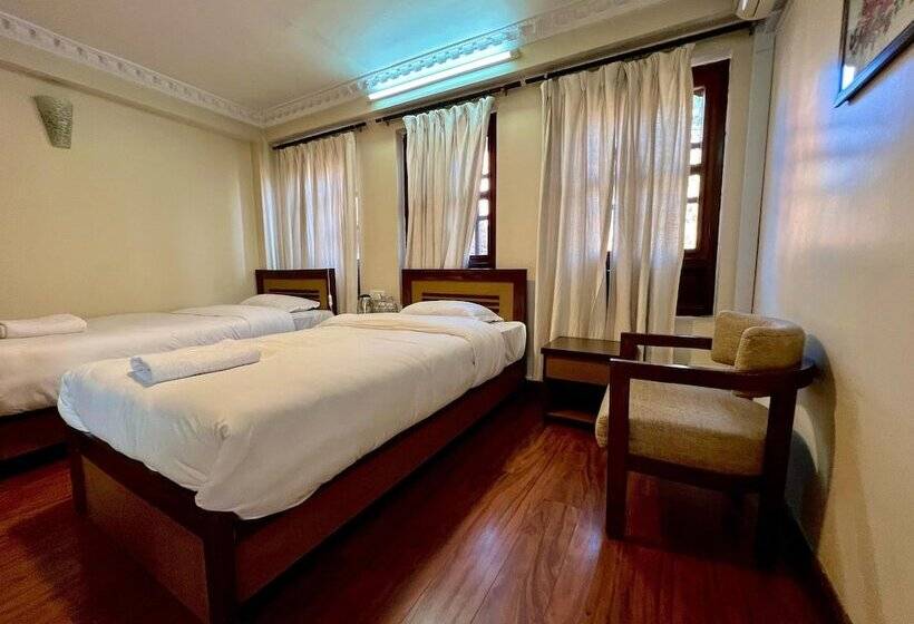 هتل Taleju Grand