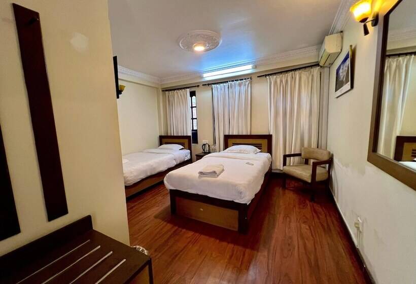هتل Taleju Grand