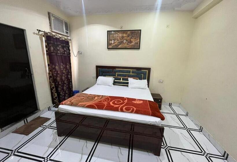 Отель Tara Villa