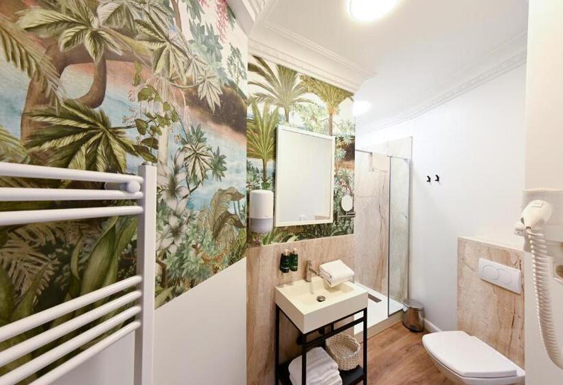 Leda Residence