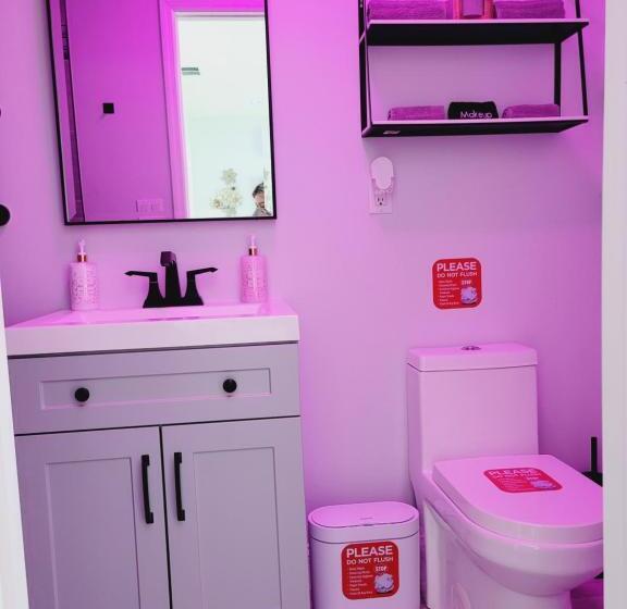 Пансион Modern Dream Rooms Suits   Private, Parking, Wi Fi, Netflix