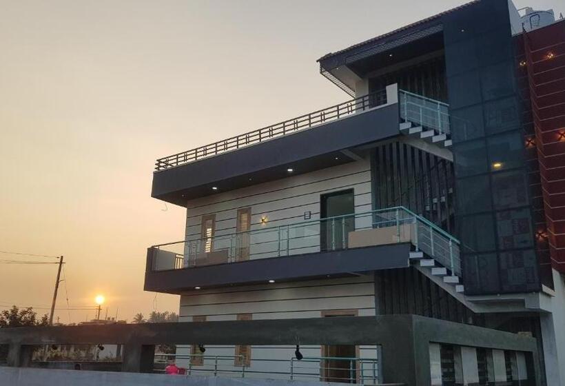 膳宿费 Padmaa Hampi Echo Villa