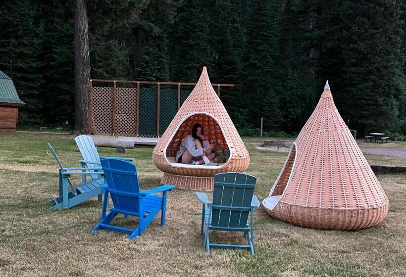 Triple G’s Resort   Geodome 9