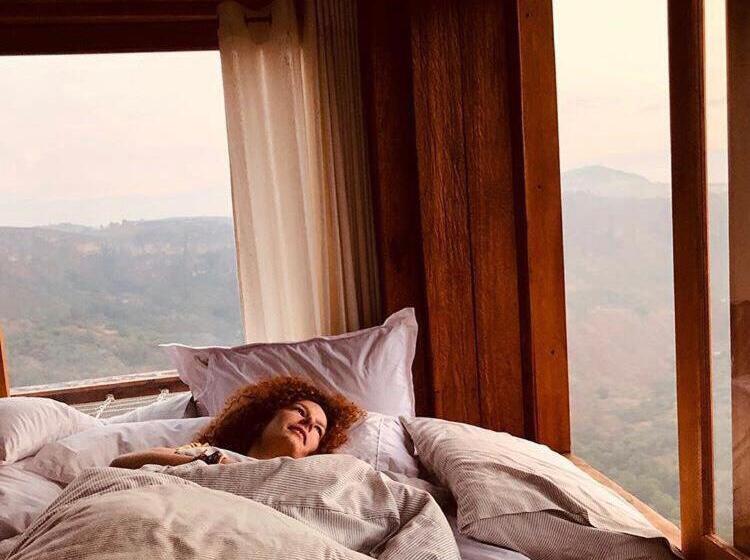 مبيت وإفطار Refugio La Roca