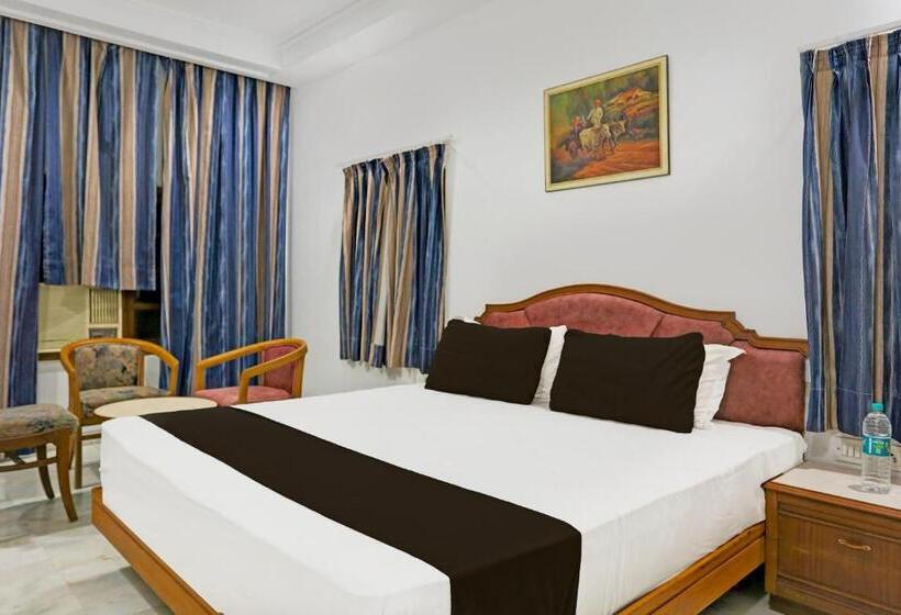 Collection O Hotel Khalsa Palace