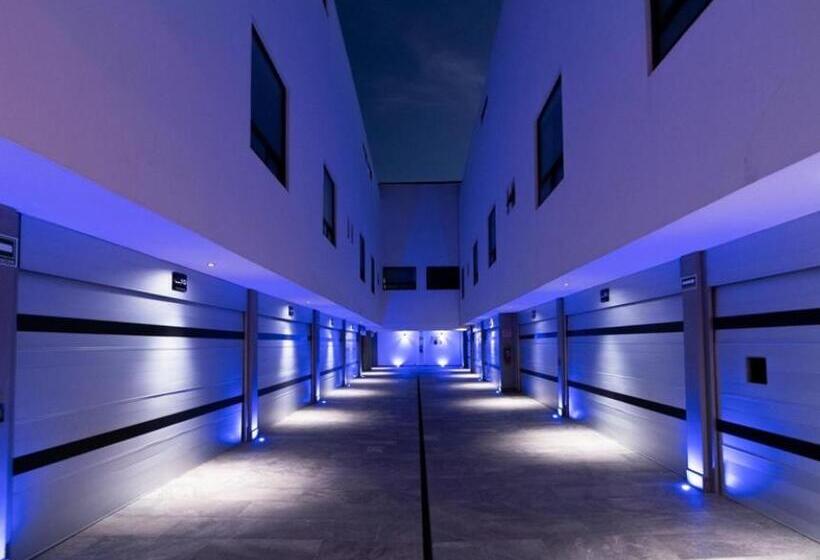 酒店 Hell Blue