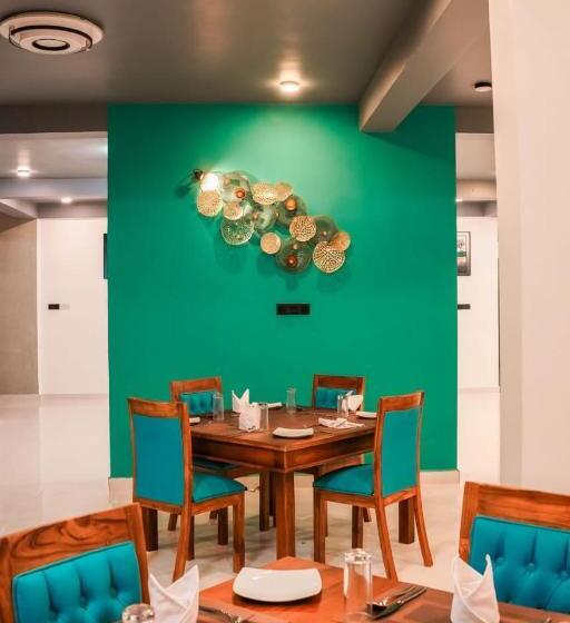 هتل Hiru Beach Resort