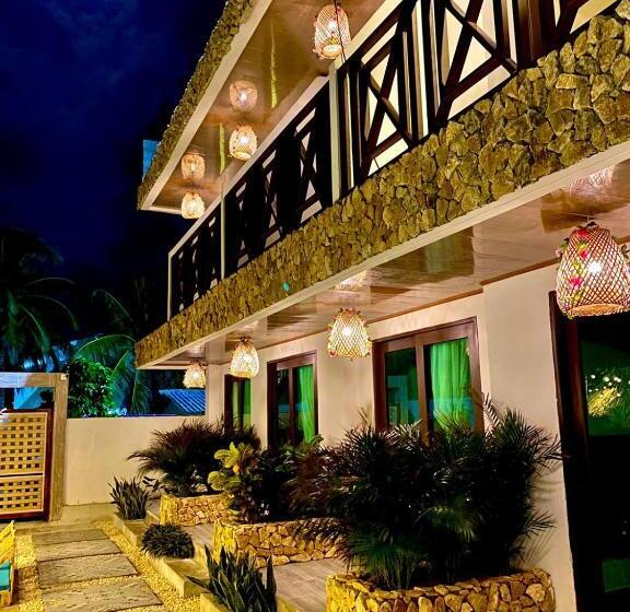 هتل Moñitos Beach