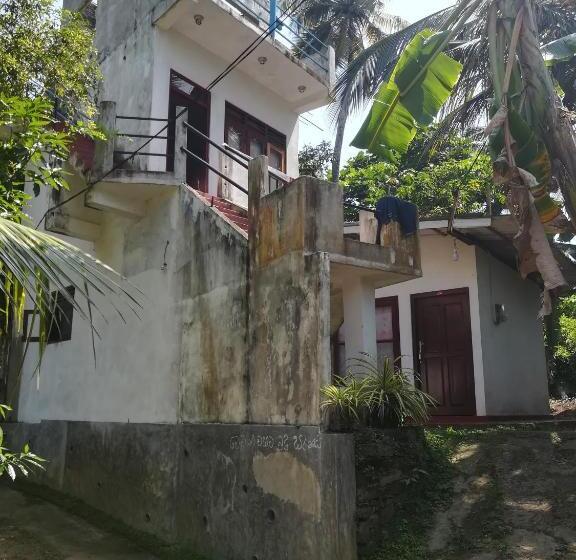 هتل Niro Villa