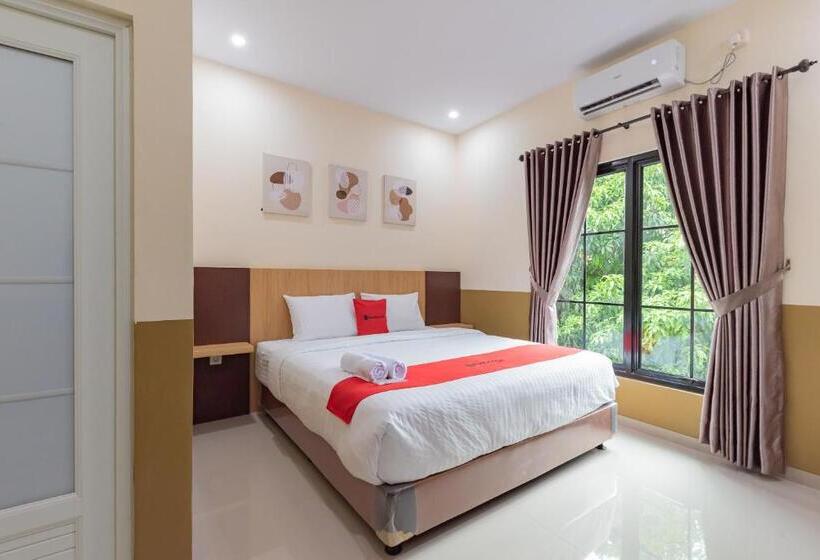 Отель Reddoorz Plus @ La Asiana Guest House