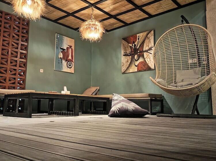 هتل Zavana Rooms