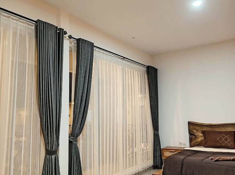 هتل Zavana Rooms