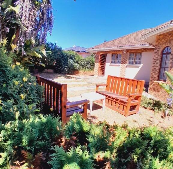 پانسیون Adante Lodge 27 Mlonyeni