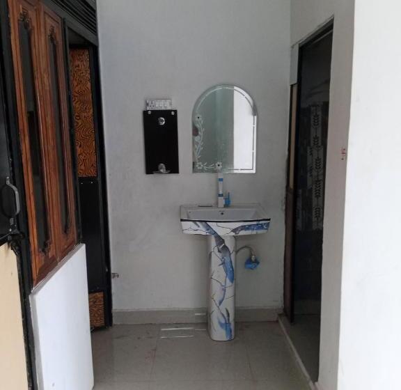 پانسیون Op Krishna Home Stay