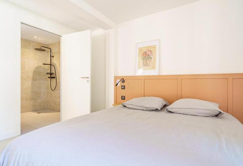 تختخواب و صبحانه La Conciergerie Biarritz