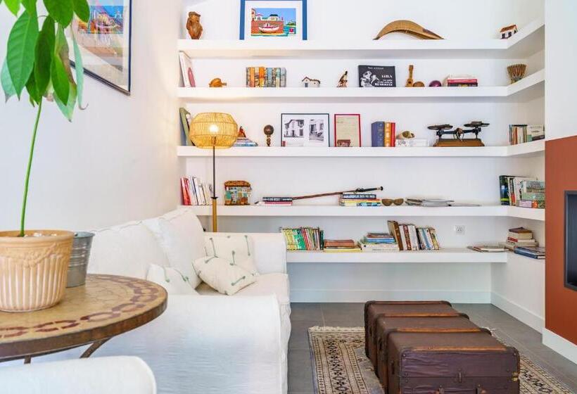 تختخواب و صبحانه La Conciergerie Biarritz