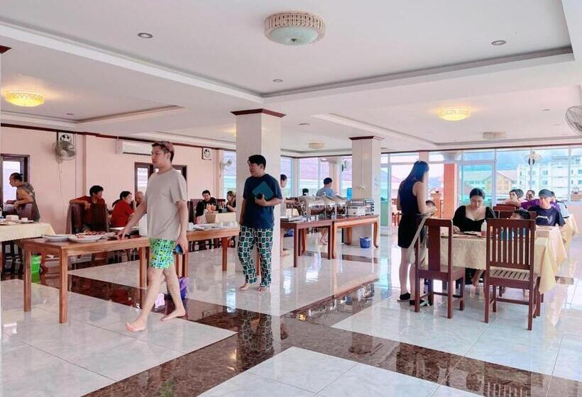 هتل Vangvieng Sisavang Mountain View