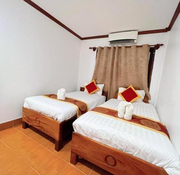 هتل Vangvieng Sisavang Mountain View