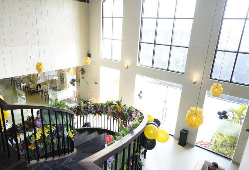 Отель Vindhyachal Resort