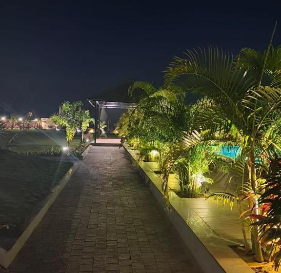 Отель Vindhyachal Resort