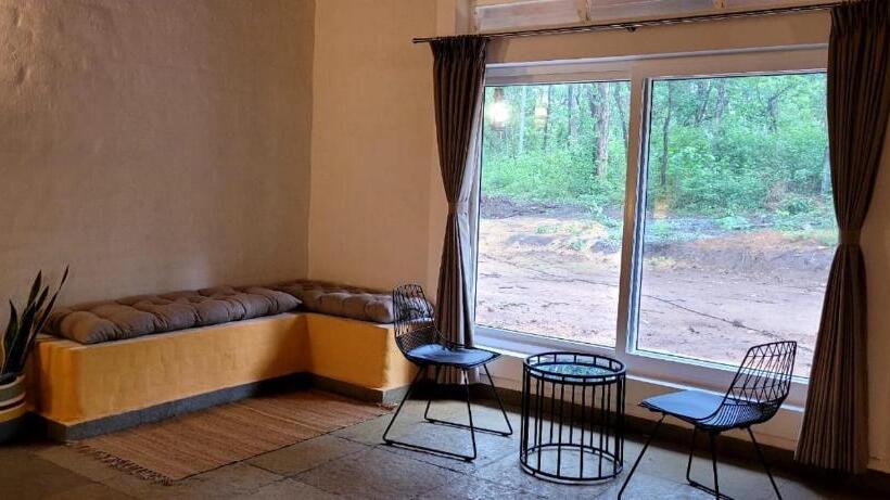 Отель Wild Kasarwadi