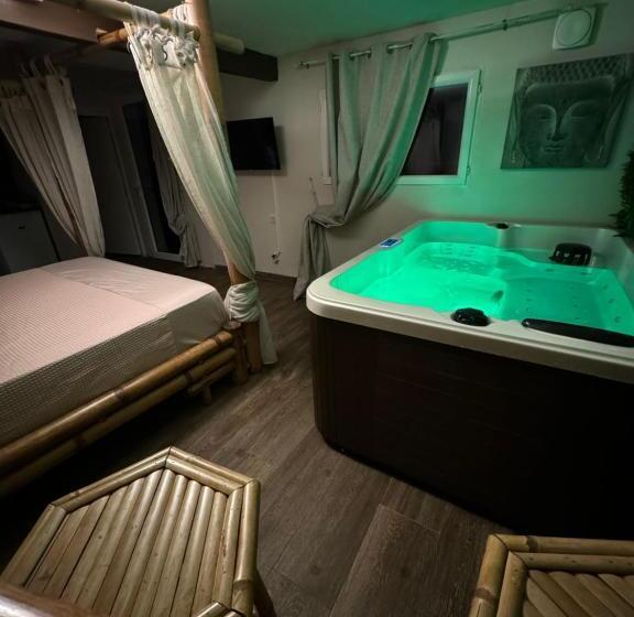 تختخواب و صبحانه Leverest Rooms